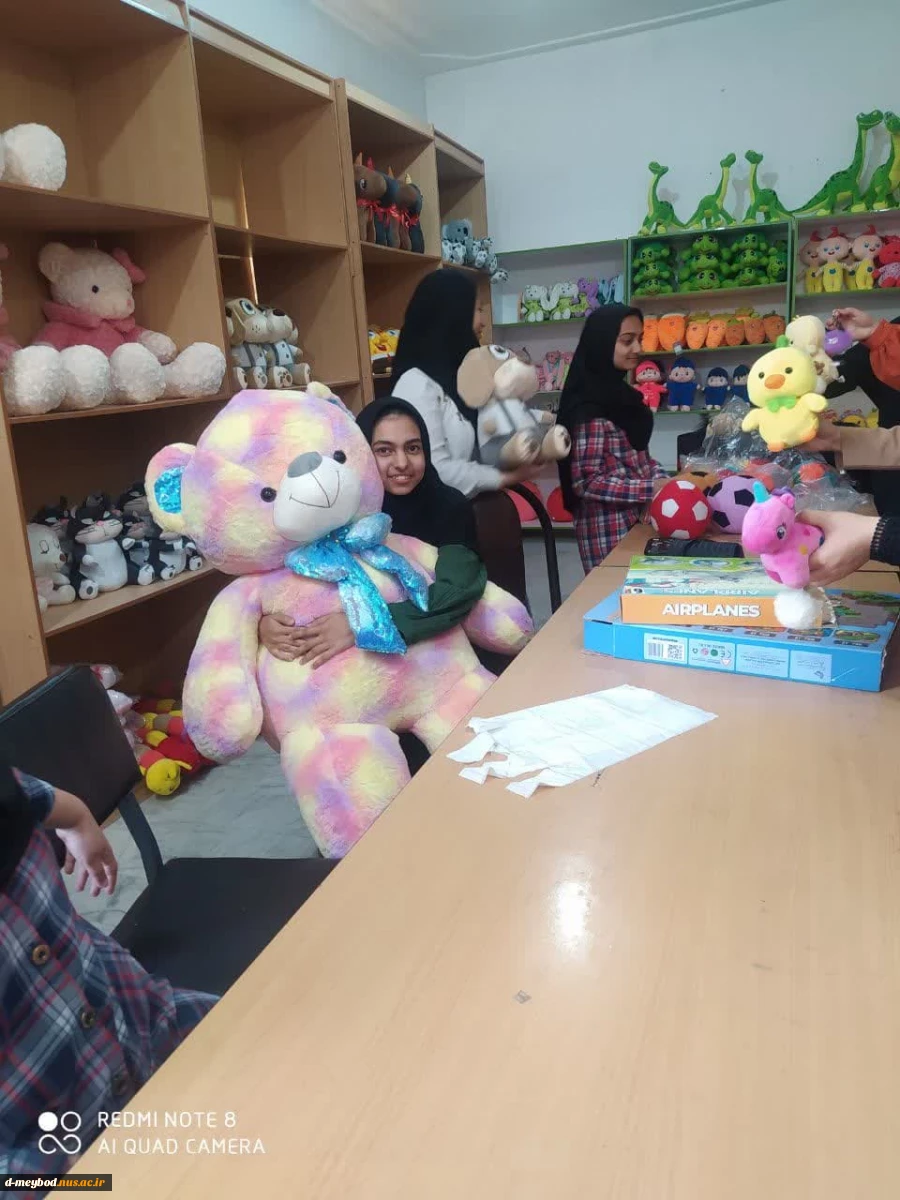 بازدید دانسجویان رشته طراحی دوخت از کارگاه تولید عروسک پرمون میبد 5