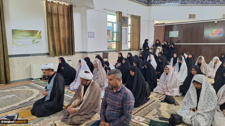 برگزاری نشست هم اندیشی اساتید و کارکنان با موضوع فرزندان,نشاط امروز ,آسایش فردا  به مناسبت هفته ملی جمعیت در آموزشکده ملی مهارت دختران میبد 6