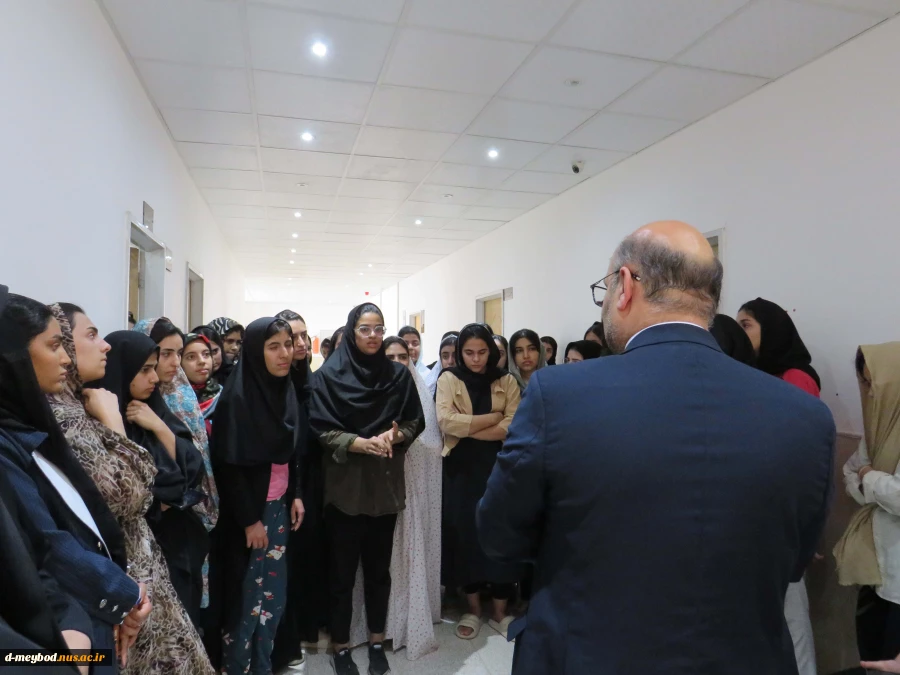 بازدیددکتر شمامی مدیر کل محترم امور دانشجویی دانشگاه ملی مهارت از آموزشکده ملی مهارت دختران میبد 2