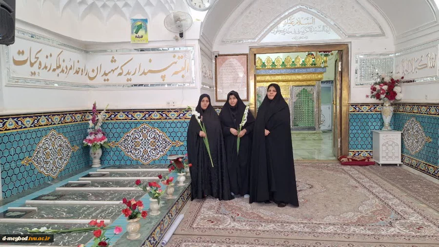 تجدید میثاق کارمندان آموزشکده ملی مهارت دختران میبد با مقام والای شهدا در هفته دفاع مقدس 4