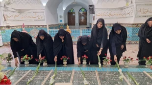 تجدید میثاق کارمندان آموزشکده ملی مهارت دختران میبد با مقام والای شهدا در هفته دفاع مقدس 5