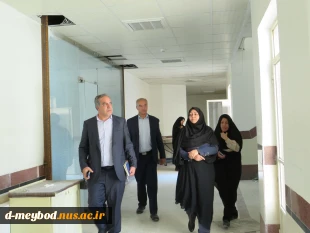 بازدید دکتر عمرانی نماینده نظارت استان از روند بازسازی خوابگاه دختران میبد 3