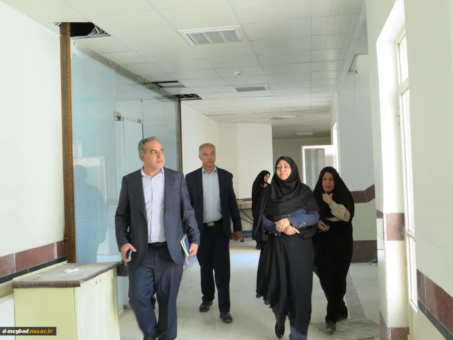 بازدید دکتر عمرانی نماینده نظارت استان از روند بازسازی خوابگاه دختران میبد 3
