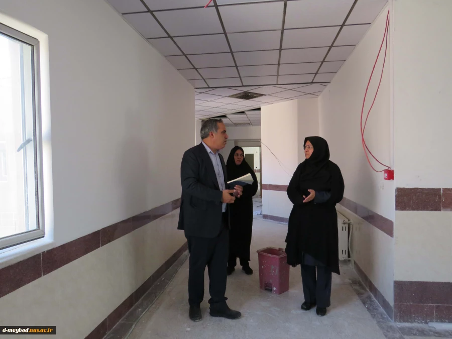 بازدید دکتر عمرانی نماینده نظارت استان از روند بازسازی خوابگاه دختران میبد 6
