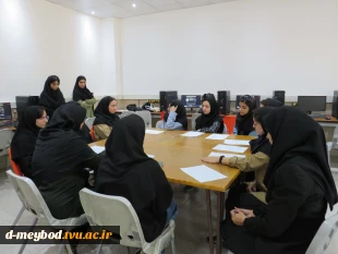 برگزاری نشست علمی ویژه دانشجویان گرافیک  در اموزشکده ملی مهارت دختران میبد 8