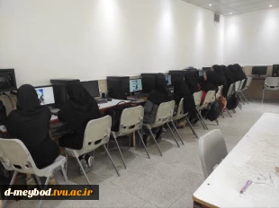 برگزاری سمینار آموزشی قواعد پایان‌نامه‌نویسی برای دانشجویان رشته مهندسی نرم‌افزار مرکز دختران میبد 2