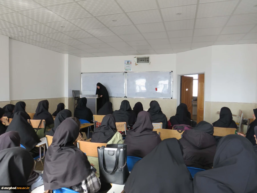 برگزاری کارگاه تحلیل جنگ 12 روزه در آموزشکده دختران میبد 5