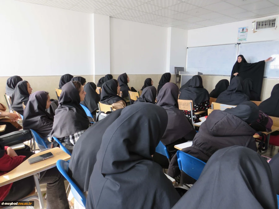برگزاری کارگاه تحلیل جنگ 12 روزه در آموزشکده دختران میبد 6