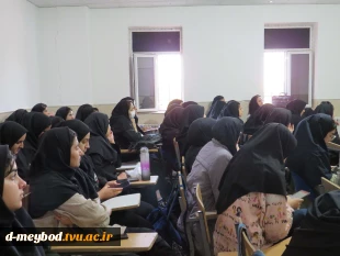 برگزاری جلسه کارآفرینی با حضور مهندس امامی فر در آموزشکده  دختران میبد 4