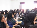 برگزاری جلسه کارآفرینی با حضور مهندس امامی فر در آموزشکده  دختران میبد 6