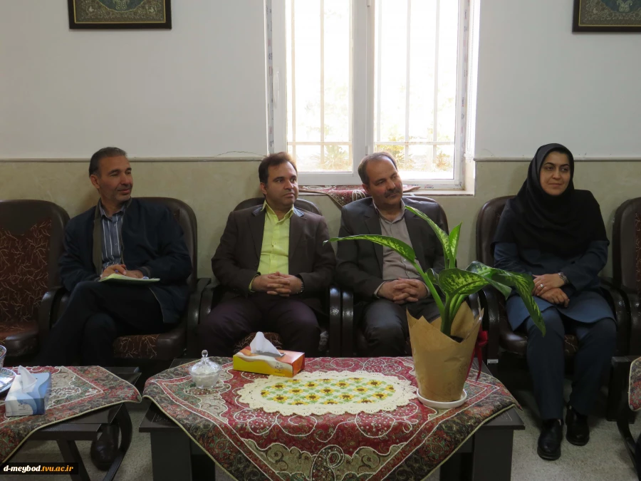 بازدید تیم نظارت و ارزیابی دانشگاه یزداز آموزشکده ملی مهارت دختران میبد 3