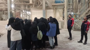 بازدید دانشجویان آموزشکده ملی مهارت دختران میبد از کارخانه کاشی ایفا سرام 5