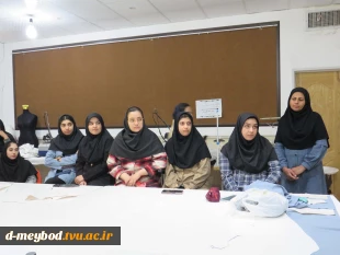 تقدیر از استاد کارآفرین به مناسب آغاز هفته کار آفرینی در آموزشکده ملی مهارت دختران میبد 4