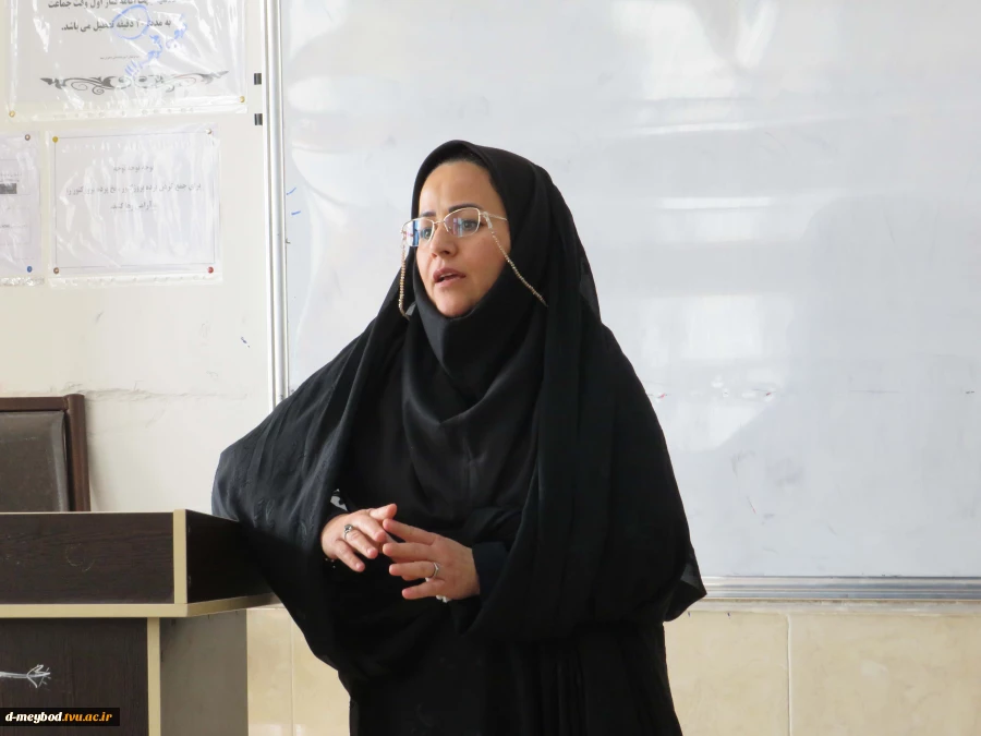 برگزاری جلسه توجیهی در آموزشکده ملی مهارت دختران میبد  4