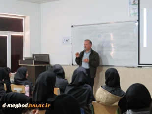 رگزاری رویداد پژوهشی با حضور کارآفران برجسته میبدی در آموزشکده ملی مهارت دختران میبد
 5