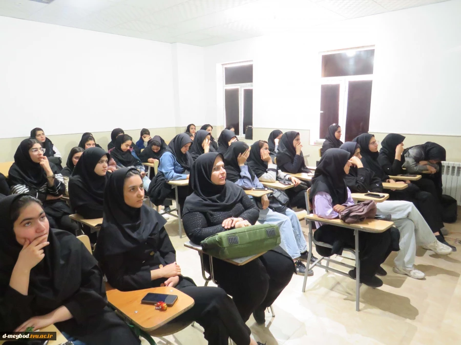 رویداد کارآفرینی: «رویاهاتو ساده کن، راهتو پیدا کن!» در آموزشکده ملی مهارت دختران میبد 2
