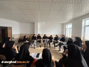 برگزاری میزگرد تخصصی «ارزهای دیجیتال و تأثیر آن بر اقتصاد کنونی» در آموزشکده دختران میبد 4