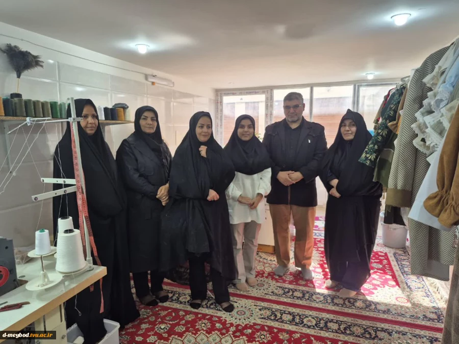 بازدید از کارگاه دانشجویان کارآفرین به مناسبت هفته کارآفرینی در آموزشکده ملی مهارت دختران میبد 5