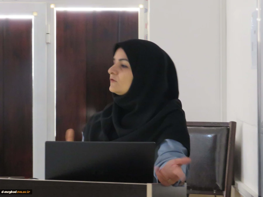 برگزاری سمینار تخصصی «طراحی پایدار و استفاده از مواد بازیافتی در صنعت پوشاک» در آموزشکده ملی مهارت دختران میبد 9