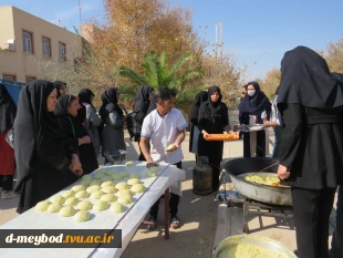 مراسم پخت و پخش نان روغنی«لتیرگ» در آموزشکده ملی مهارت دختران میبد  6
