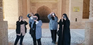 بازدید عملی دانشجویان عکاسی از محور تاریخی شاه‌عباسی میبد 6