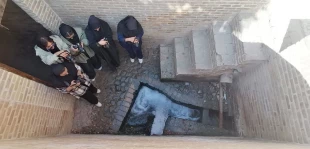 بازدید عملی دانشجویان عکاسی از محور تاریخی شاه‌عباسی میبد 7