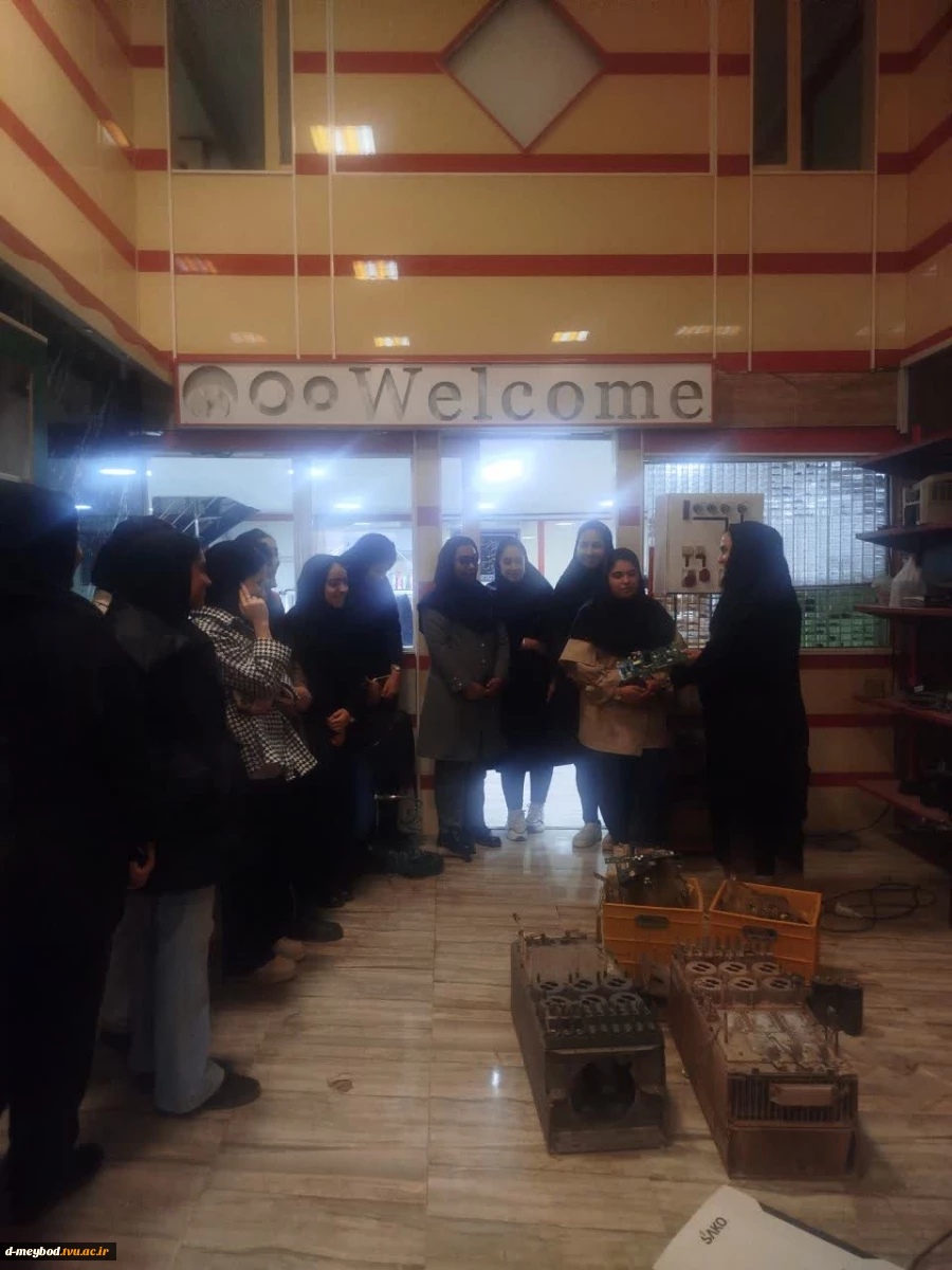 بازدید علمی دانشجویان کامپیوتر از کارگاه کارآفرینی در میبد 5