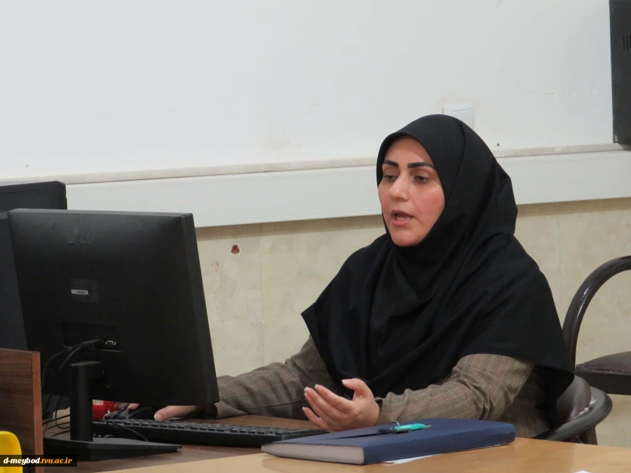 برگزاری کارگاه تخصصی هوش مصنوعی با محوریت آشنایی با ChatGPT در آموزشکده دختران میبد 5