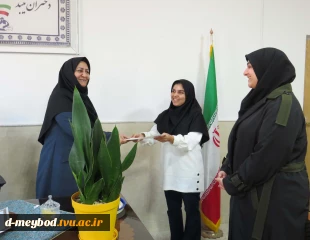 تقدیر از کارآفرینان جوان در مرکز دختران میبد 3