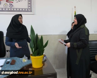 تقدیر از کارآفرینان جوان در مرکز دختران میبد 4