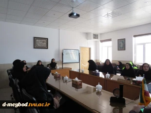 برگزاری جلسه تخصصی آموزشی با حضور دکتر امیدپناه ودکتر عمرانی در آموزشکده ملی مهارت دختران میبد 5