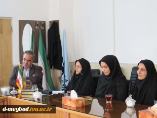 برگزاری جلسه تخصصی آموزشی با حضور دکتر امیدپناه ودکتر عمرانی در آموزشکده ملی مهارت دختران میبد 8