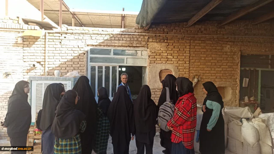 بازدید عملیاتی دانشجویان سرامیک از شرکت چینی مروارید: پنجره‌ای به دنیای صنعت 5