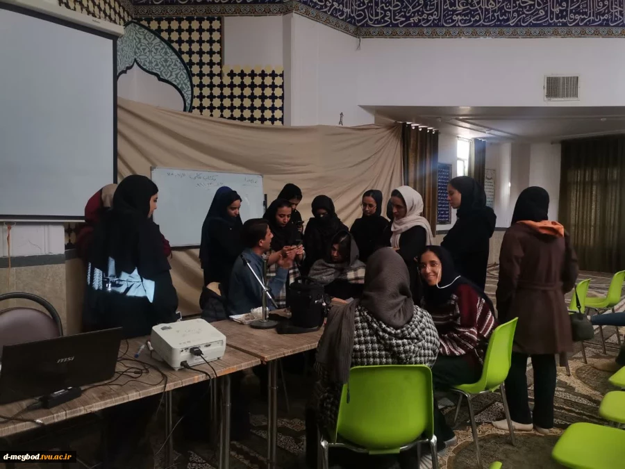 برگزاری کارگاه تخصصی عکاسی و تصویربرداری با استقبال چشمگیر دانشجویان در آموزشکده ملی مهارت دختران میبد 6