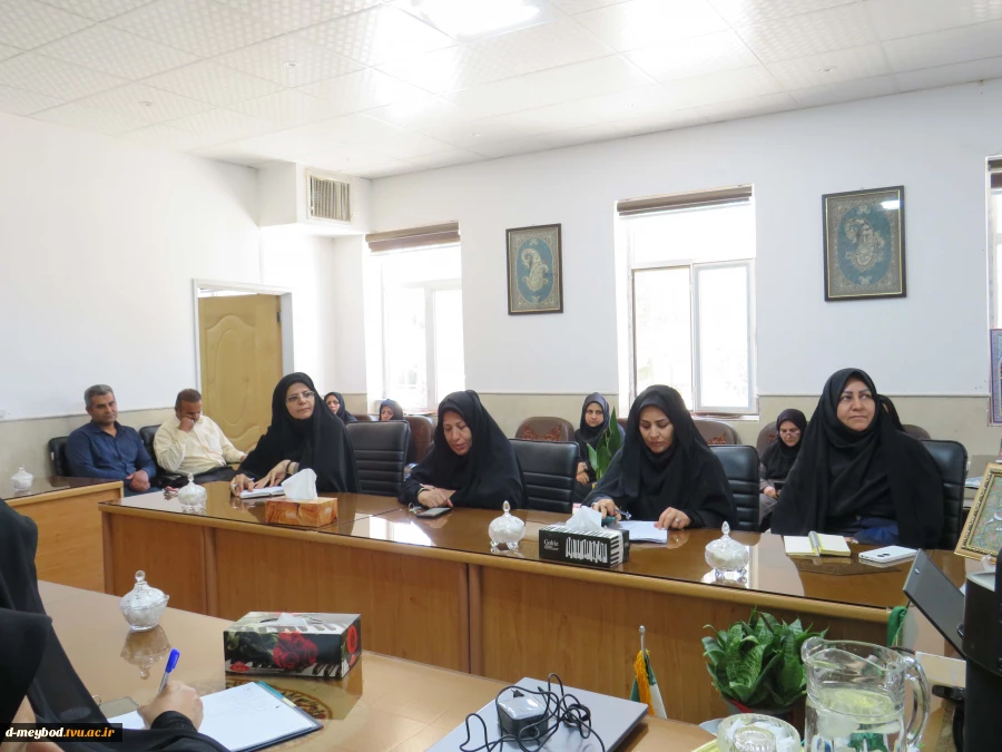 نشست بصیرتی «سیره امیرالمؤمنین علی(ع) در مدیریت چالش‌های اجتماع» در آموزشکده ملی مهارت دختران میبد 9