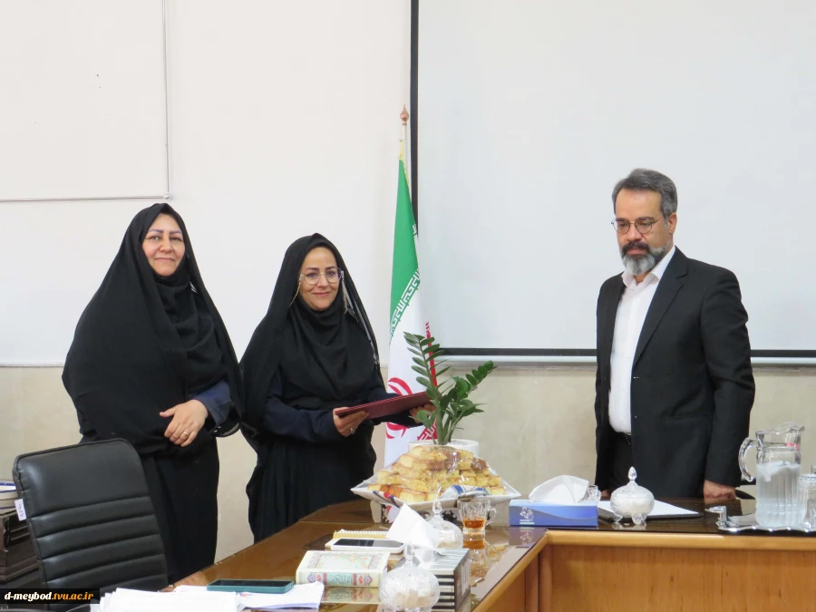برگزاری جلسه شورای آموزشی آموزشکده ملی مهارت دختران میبد با حضور معاون آموزشی استان 2