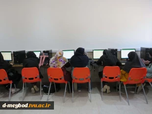 کلاس‌های عملی دانشگاه ملی مهارت - آموزشکده دختران میبد، به صورت حضوری برگزار گردید 9